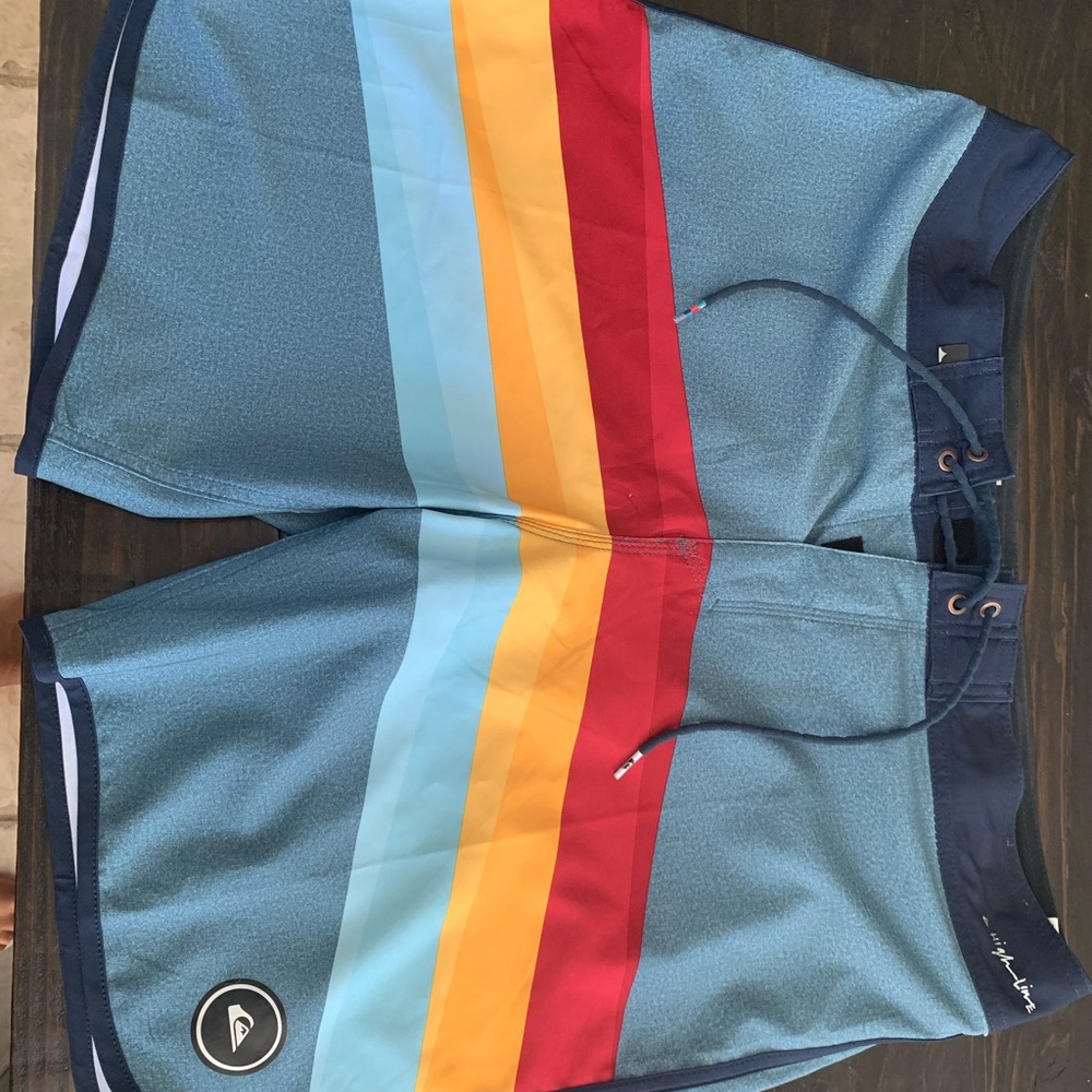 Quiksilver High Line Boardshorts size 34